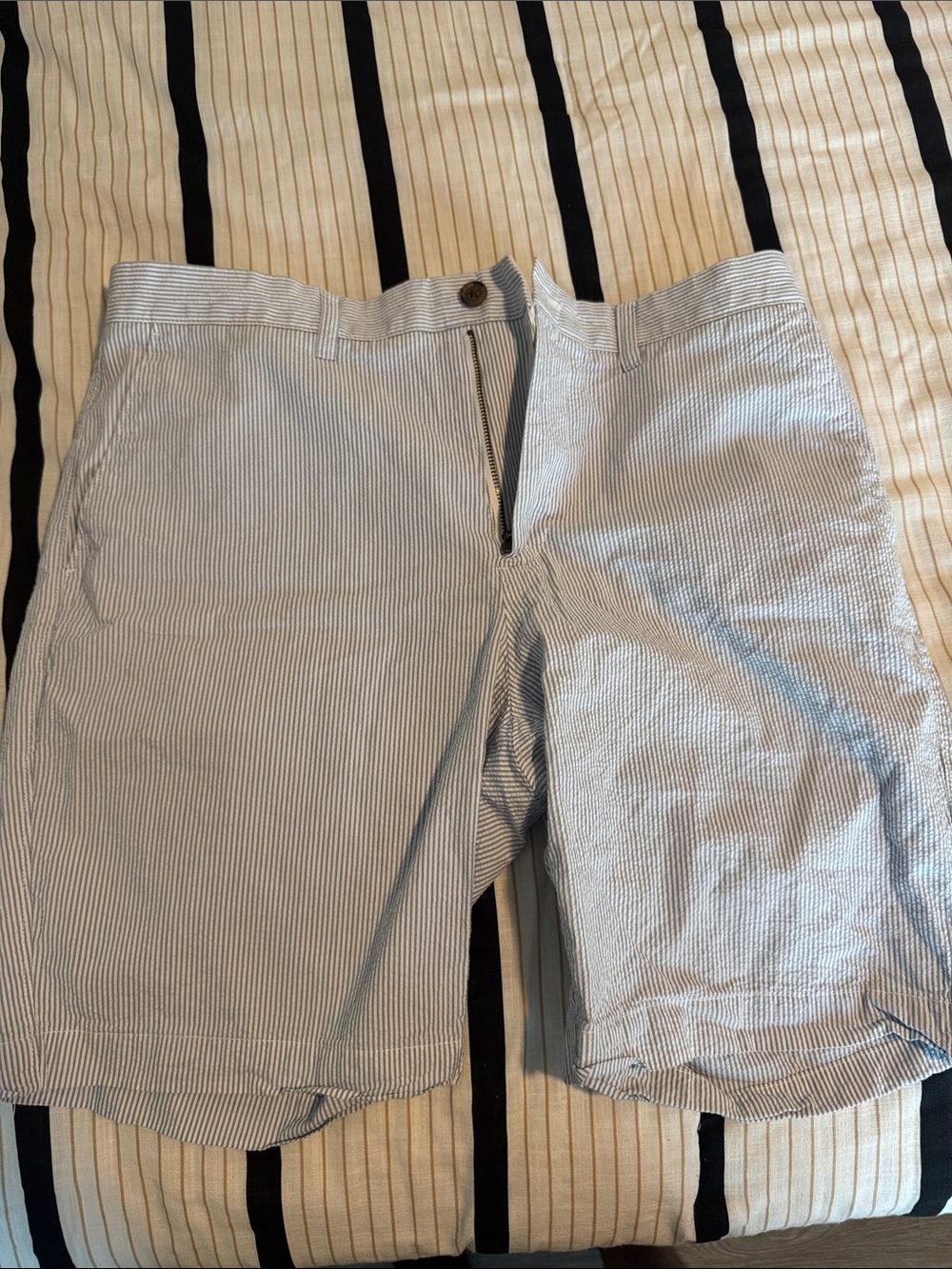 Men's J CREW Seersucker Stripe Shorts - Light Blue/White